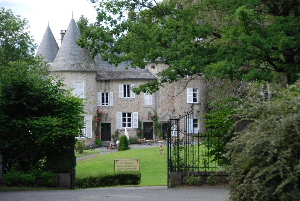 Chateau Le Mialaret Neuvic  Exterior photo